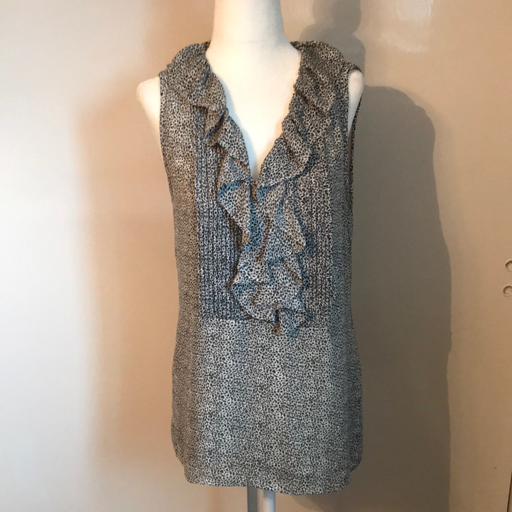 C103 Pretty black and white print shell sleeveless top